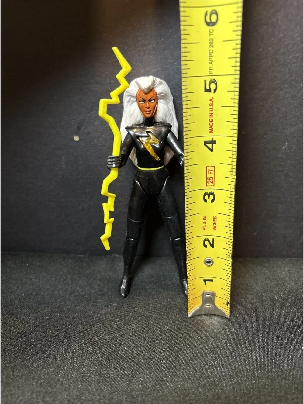 Toy Biz X-Men Storm Action Figure Black Suit w/Lightning Accessory Comic Heroes